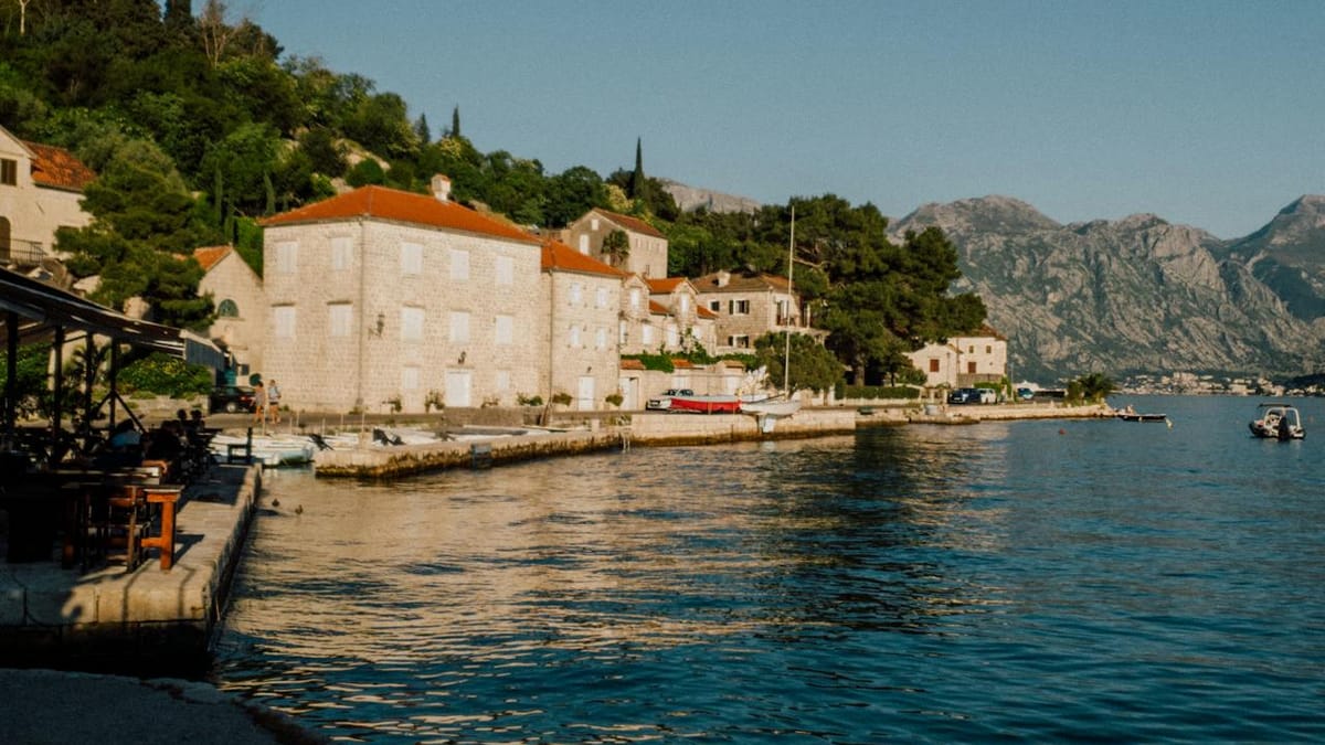 Cidades costeiras da Croácia levam à Baía de Kotor