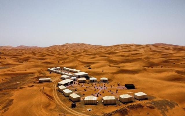 Acampamento no deserto do Marrocos: experiência em Merzouga
