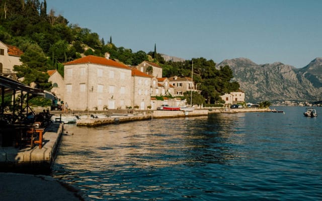 Cidades costeiras da Croácia levam à Baía de Kotor
